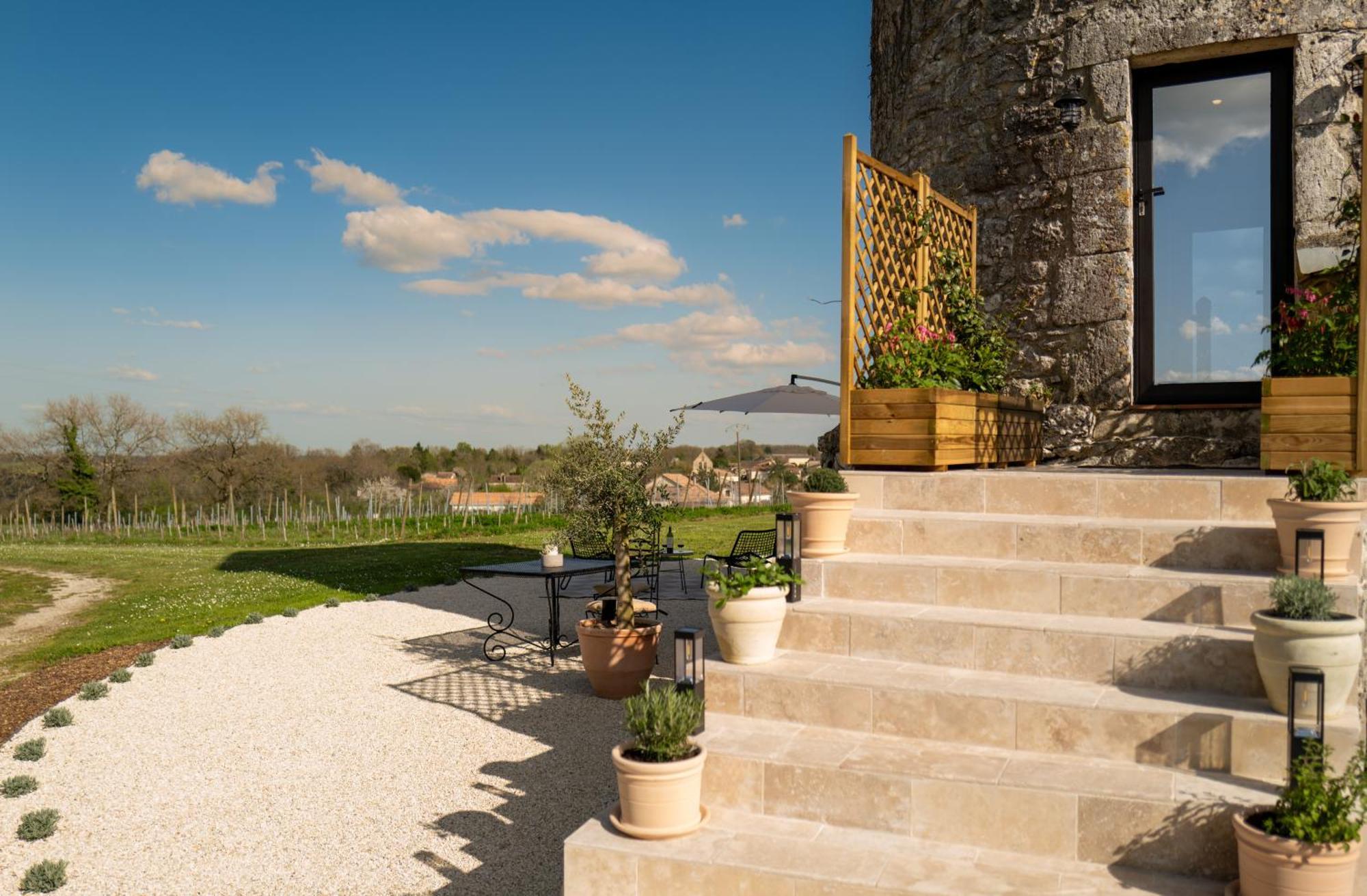 Enchanting Windmill Retreat Loubes-Bernac Εξωτερικό φωτογραφία